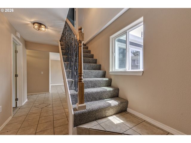 12120 Sw TONQUIN Rd, Sherwood, OR 97140