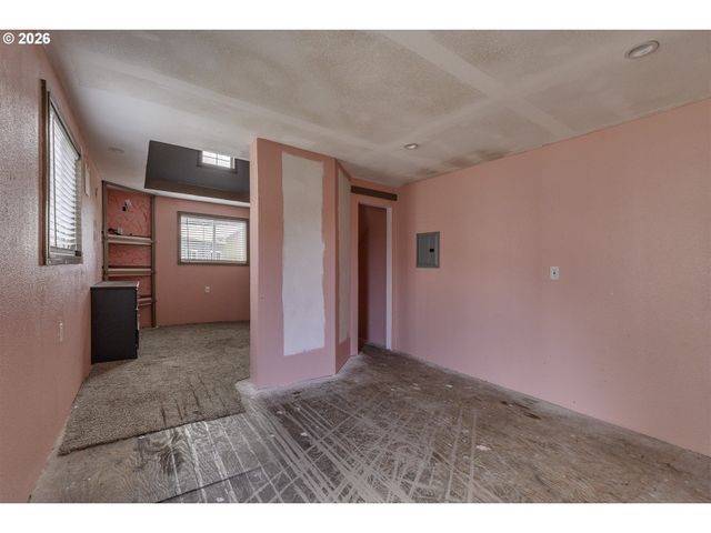 12120 Sw TONQUIN Rd, Sherwood, OR 97140