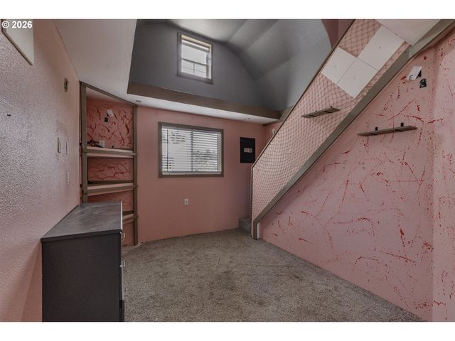 12120 Sw TONQUIN Rd, Sherwood, OR 97140