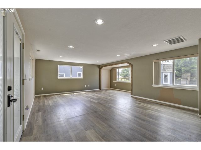 12120 Sw TONQUIN Rd, Sherwood, OR 97140