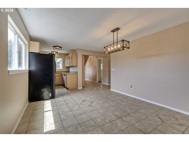 12120 Sw TONQUIN Rd, Sherwood, OR 97140