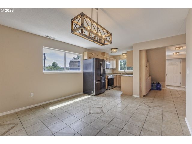 12120 Sw TONQUIN Rd, Sherwood, OR 97140