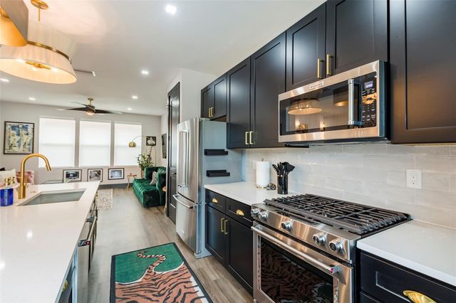 33 29TH STREET N, St Petersburg, FL 33713