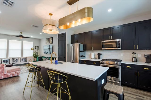 33 29TH STREET N, St Petersburg, FL 33713