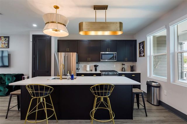 33 29TH STREET N, St Petersburg, FL 33713