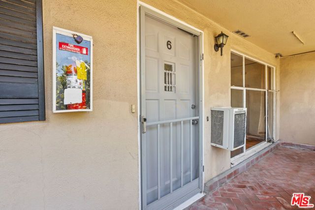 272 S Doheny Drive, Beverly Hills, CA 90211