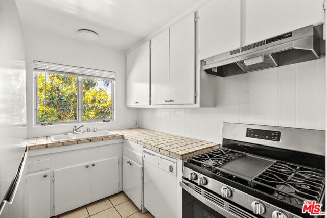 272 S Doheny Drive, Beverly Hills, CA 90211