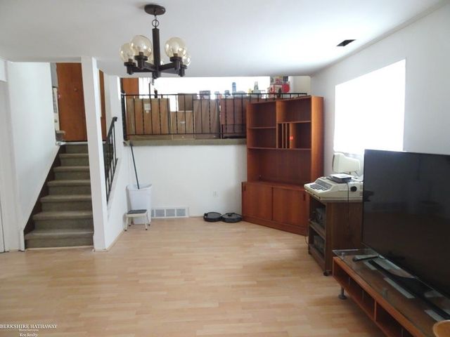 11027 Dill Court, Sterling Heights, MI 48312