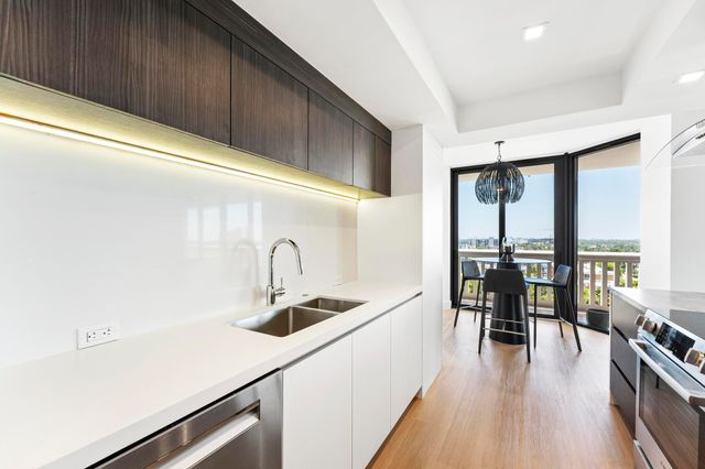 2000 ISLAND Boulevard 903, Aventura, FL 33160