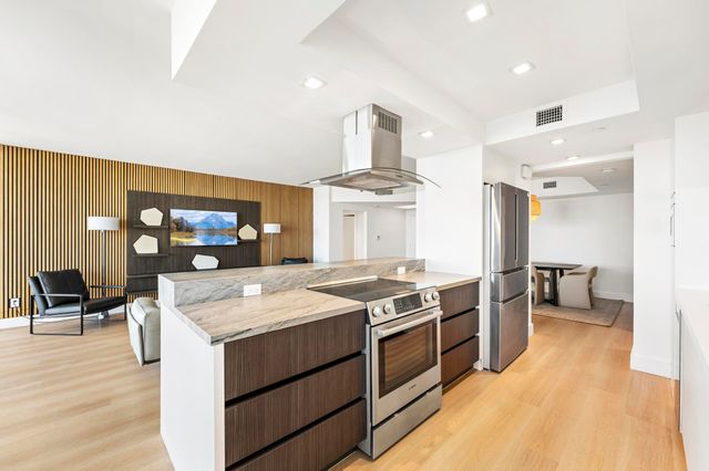 2000 ISLAND Boulevard 903, Aventura, FL 33160