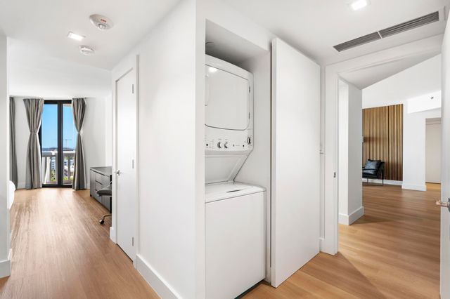 2000 ISLAND Boulevard 903, Aventura, FL 33160