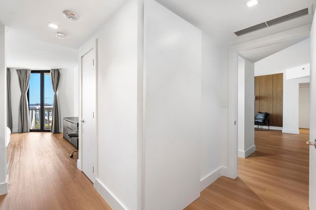 2000 ISLAND Boulevard 903, Aventura, FL 33160
