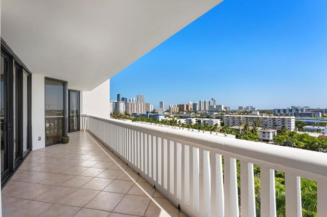 2000 ISLAND Boulevard 903, Aventura, FL 33160
