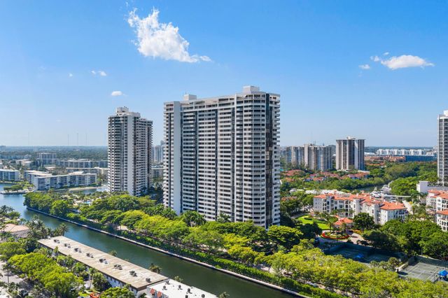 2000 ISLAND Boulevard 903, Aventura, FL 33160
