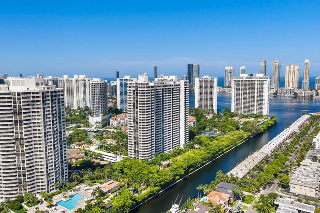 2000 ISLAND Boulevard 903, Aventura, FL 33160