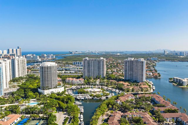 2000 ISLAND Boulevard 903, Aventura, FL 33160