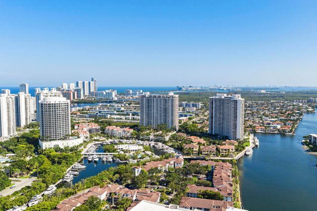 2000 ISLAND Boulevard 903, Aventura, FL 33160