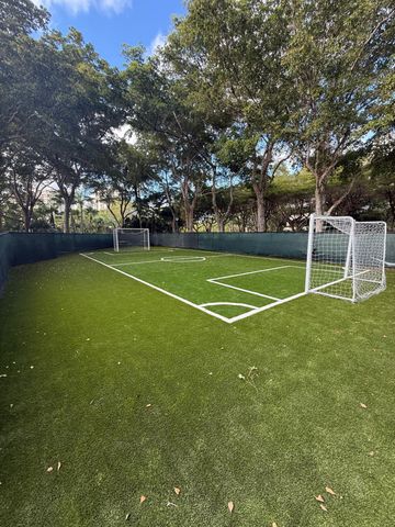 2000 ISLAND Boulevard 903, Aventura, FL 33160