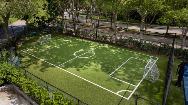 2000 ISLAND Boulevard 903, Aventura, FL 33160
