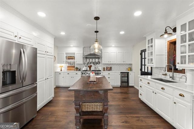 1330 Lakeshore Circle, Gainesville, GA 30501