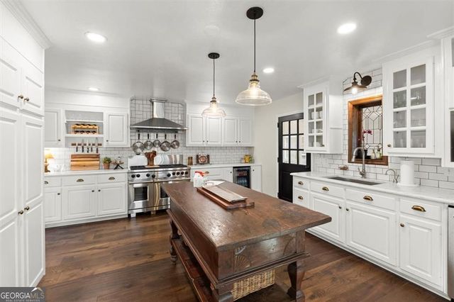 1330 Lakeshore Circle, Gainesville, GA 30501