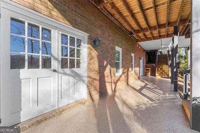 1330 Lakeshore Circle, Gainesville, GA 30501