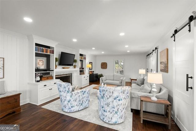 1330 Lakeshore Circle, Gainesville, GA 30501