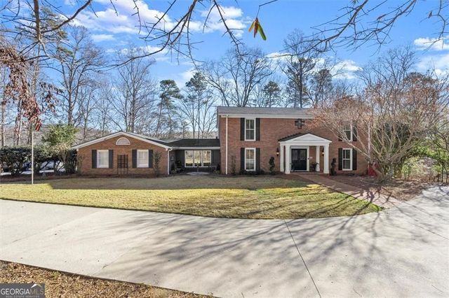 1330 Lakeshore Circle, Gainesville, GA 30501