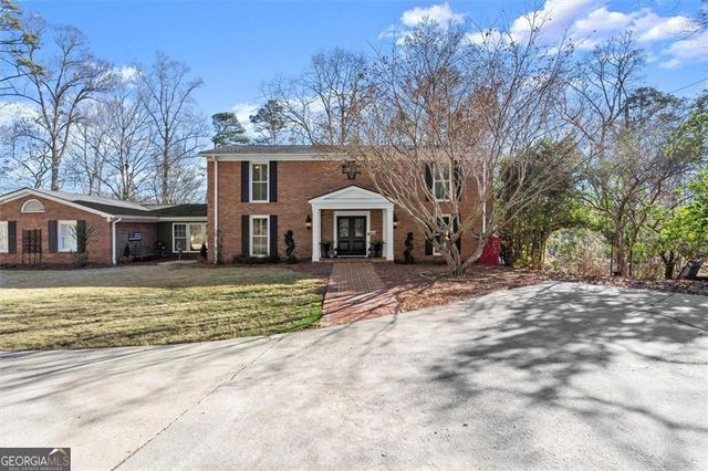 1330 Lakeshore Circle, Gainesville, GA 30501
