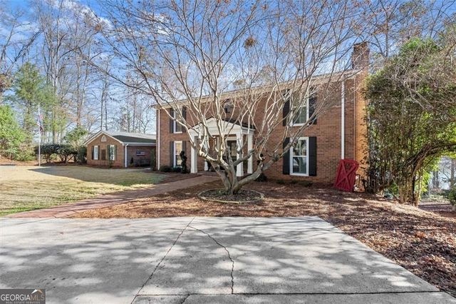 1330 Lakeshore Circle, Gainesville, GA 30501