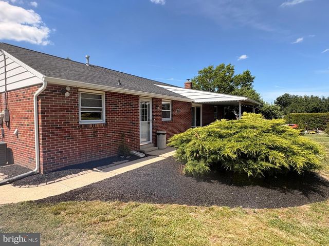 2928 NEW HANOVER SQUARE RD, Gilbertsville, PA 19525