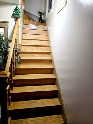 9 Hill St, Taunton, MA 02780