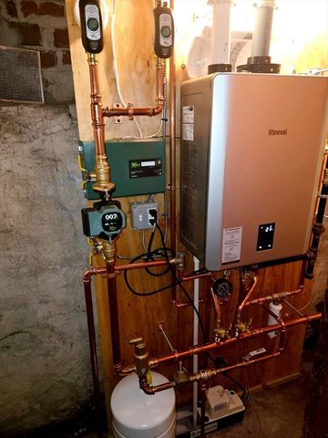 9 Hill St, Taunton, MA 02780