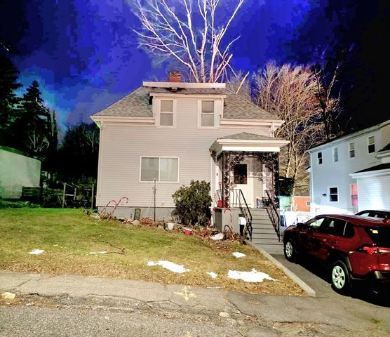 9 Hill St, Taunton, MA 02780