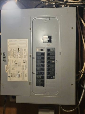 9 Hill St, Taunton, MA 02780