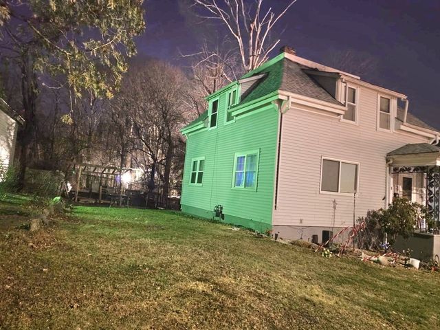 9 Hill St, Taunton, MA 02780