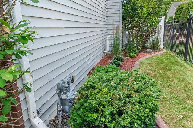 2645 ENGLEWOOD ROAD, Green Bay, WI 54311