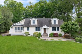 12 Leeside Road, Carmel, NY 10512