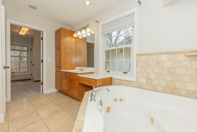 2901 Orchard Road, Evansville, IN 47720