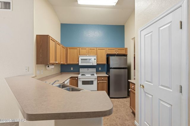 7057 S Pebble Shore Drive, Tucson, AZ 85757
