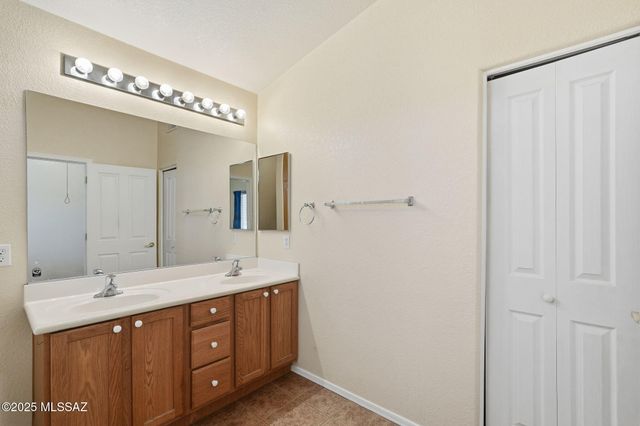 7057 S Pebble Shore Drive, Tucson, AZ 85757