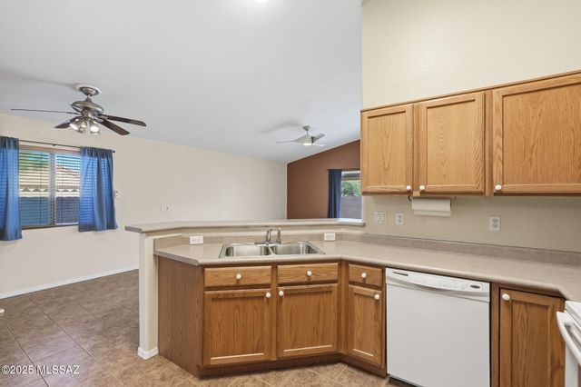 7057 S Pebble Shore Drive, Tucson, AZ 85757