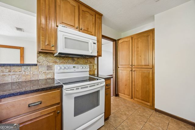 401 Powder Horn Road, St. Marys, GA 31558