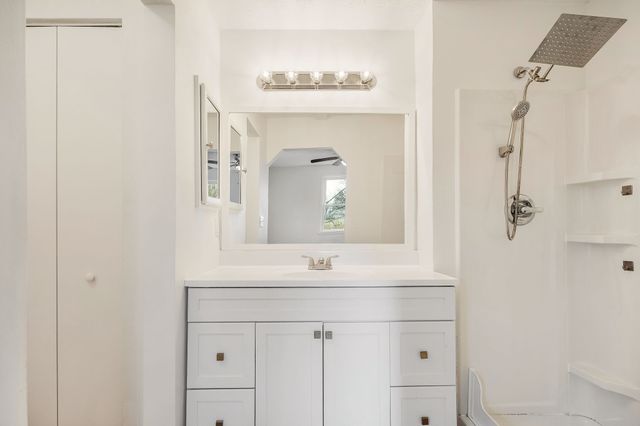 240 Blue Hill Rd, Mcminnville, TN 37110