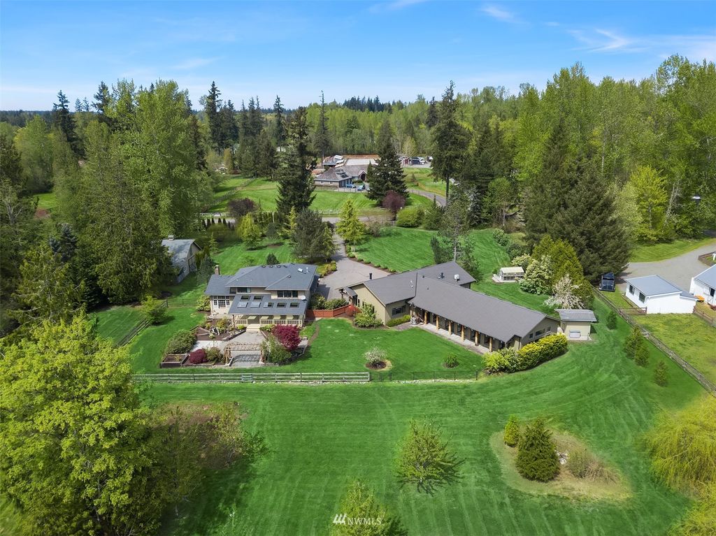 Image 1 of property listing at 25417 NE 62nd Street, Redmond, WA 98053