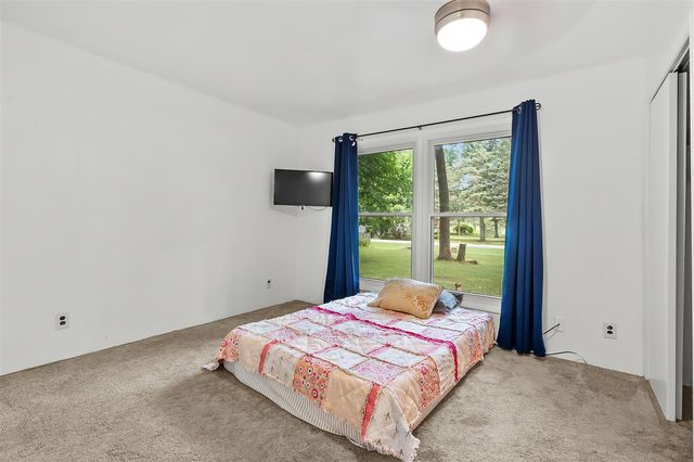 1900 Derfla Drive, Saint Joseph, MI 49085