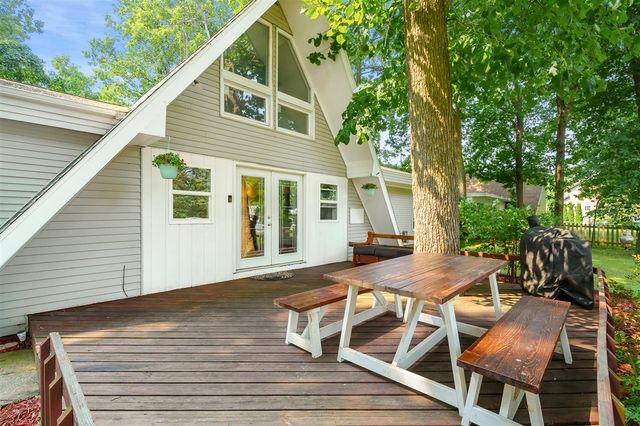 1900 Derfla Drive, Saint Joseph, MI 49085