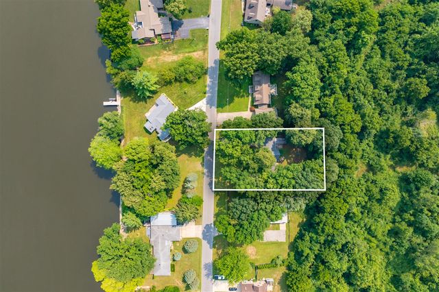 1900 Derfla Drive, Saint Joseph, MI 49085