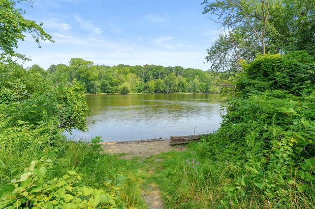 1900 Derfla Drive, Saint Joseph, MI 49085