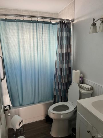 815 Canary Dr, Suisun City, CA 94585